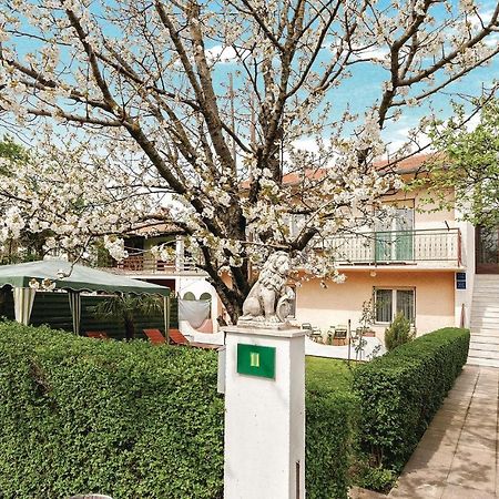 Nice Apartment In Pula With Wifi Exterior foto
