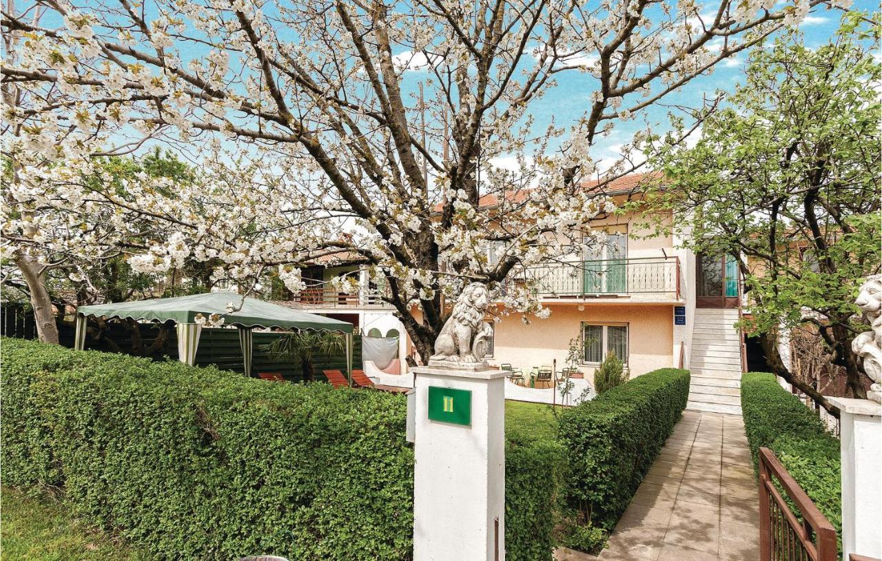 Nice Apartment In Pula With Wifi Exterior foto